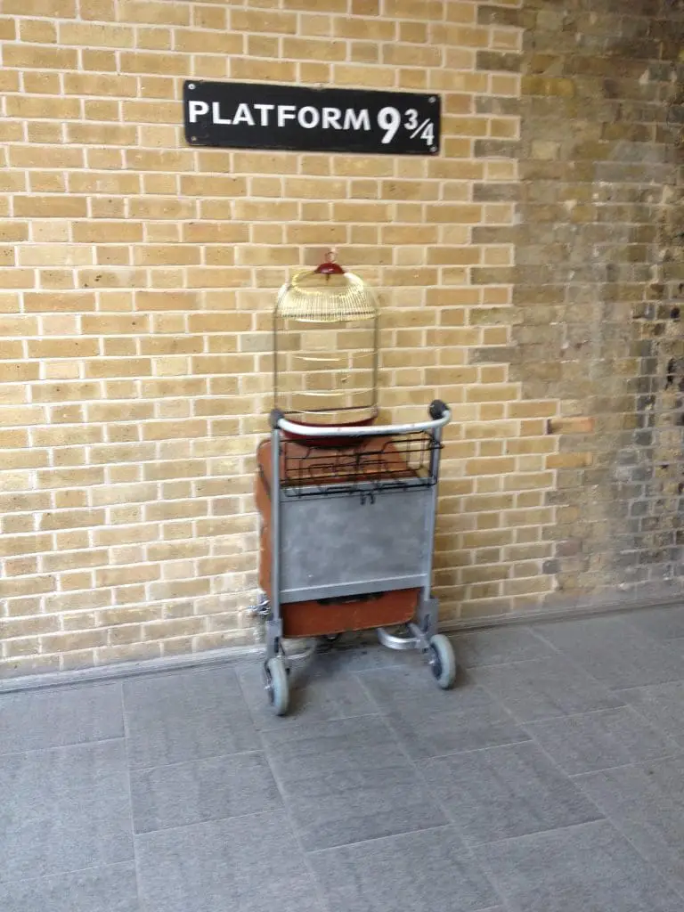 Platform 9 3/4 in London Train Station in the Ultimate Guide to London
